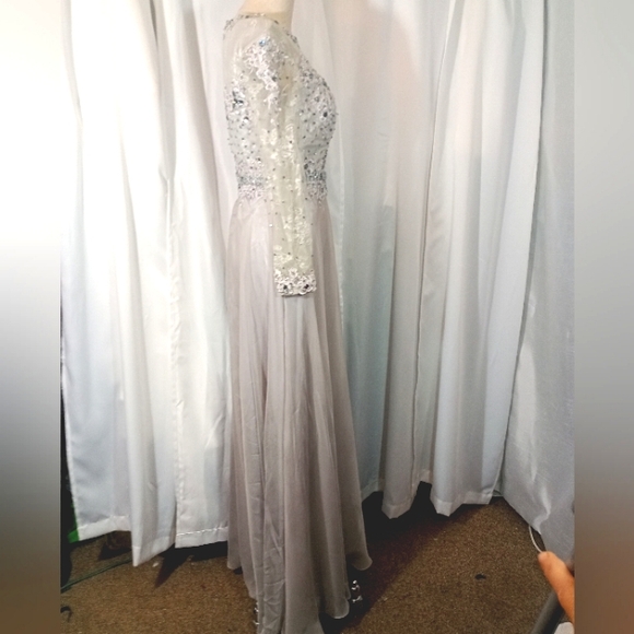 Long Sleeve Formal Lace Maxi Long Sleeve, Clear Jewels, Beads,Sequin, Pleated, 8 - Picture 4 of 16